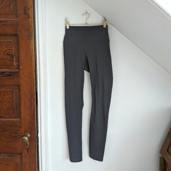 EVERLANE Perform Yoga Pilates Workout Legging Gray NEW Size M Regular - Picture 1 of 6